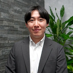 FICT株式会社 営業本部 第二営業部 新藤 純 様